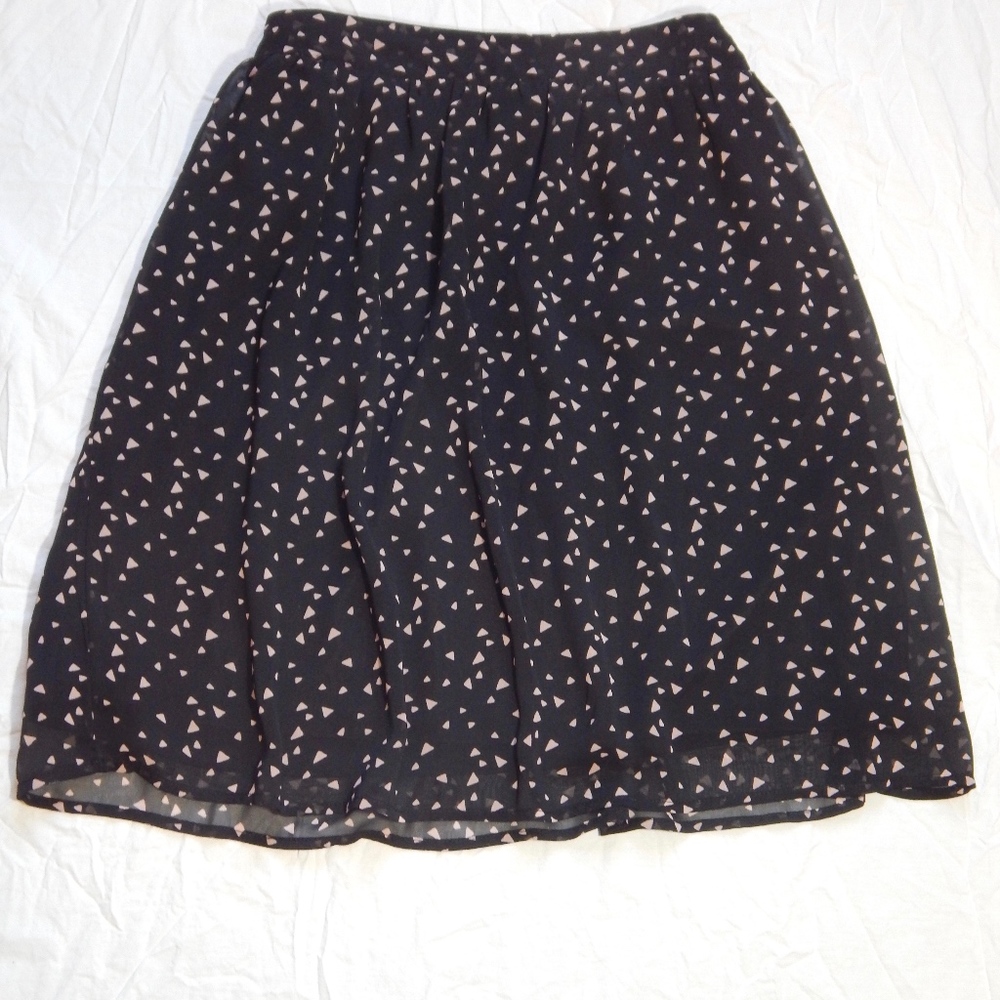 Triangle Pattern Skirt - Picture 2 of 5
